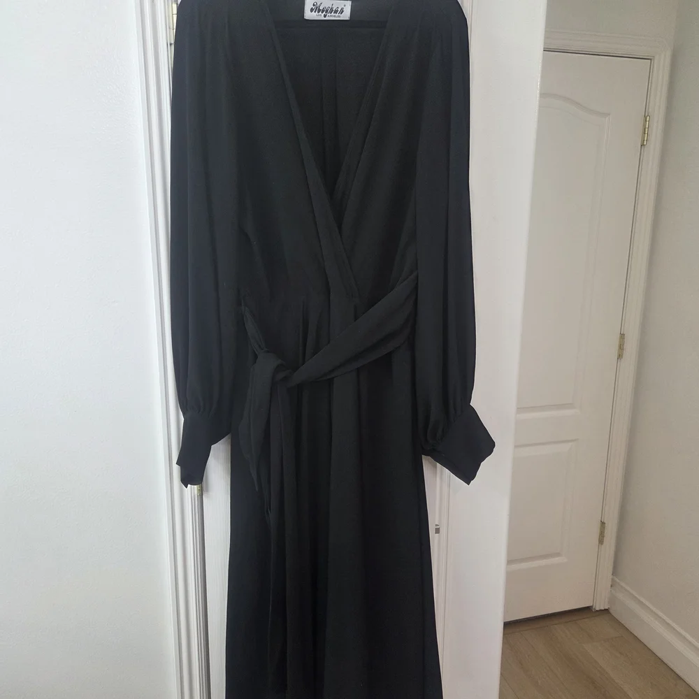 Elegant Black Wrap Dress XXXL 3X Meghan Los Angeles - Picture 2 of 5